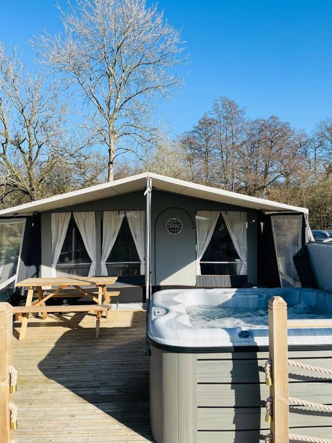 Vila Salmon Nantmel Exteriér fotografie